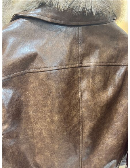 Chaqueta efecto piel con cuello de pelo