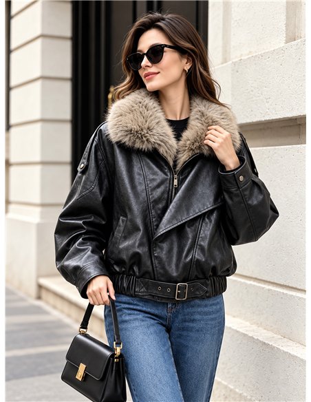 Chaqueta efecto piel con cuello de pelo
