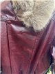 Chaqueta efecto piel con cuello de pelo
