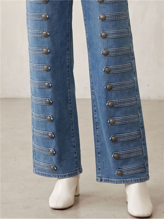 Jeans a gamba larga con dettagli militari