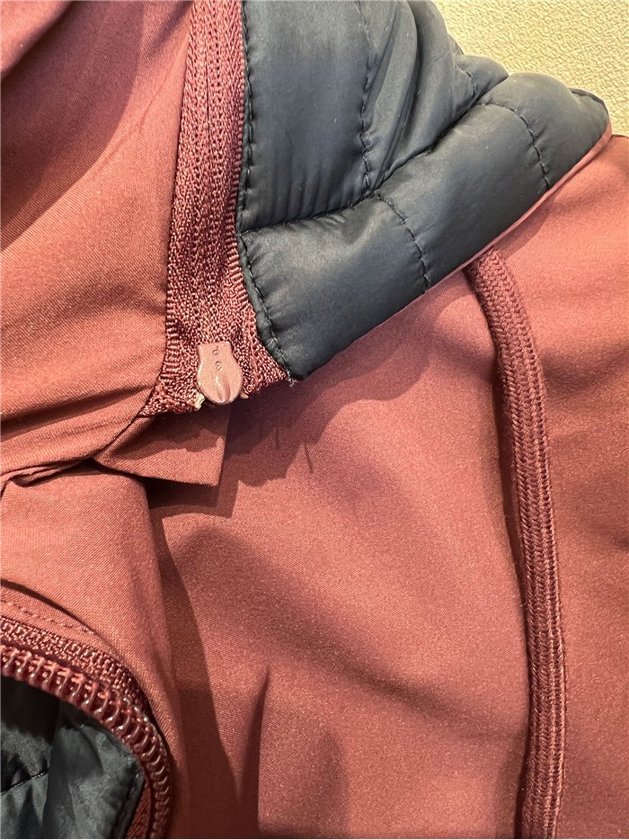 Chaqueta reversible acolchada con capucha