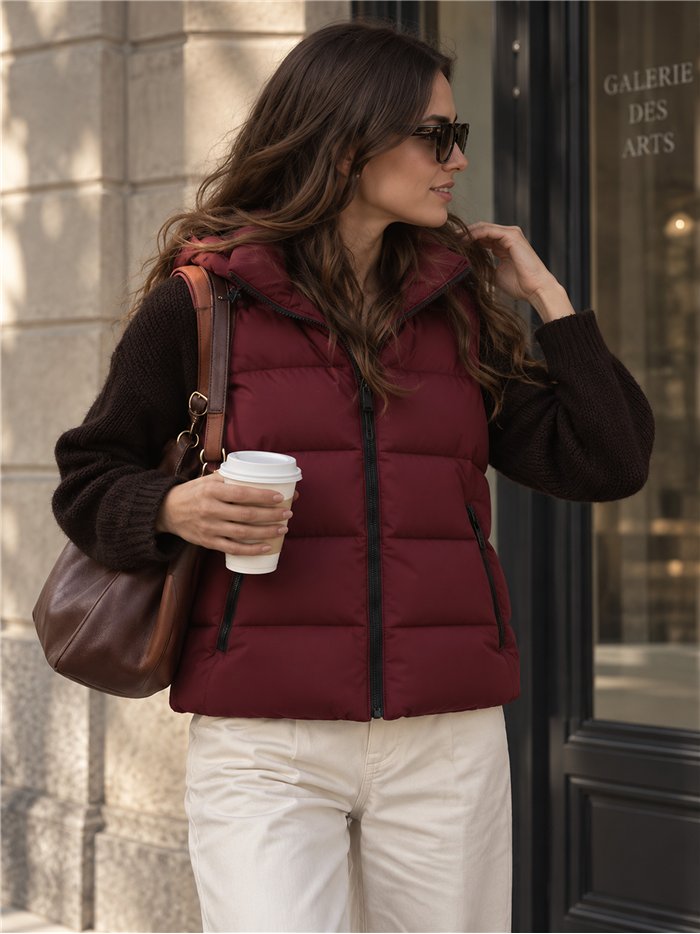 Gilet imbottito con cappuccio foderato in pile