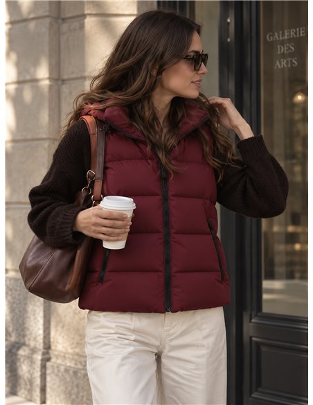 Gilet imbottito con cappuccio foderato in pile