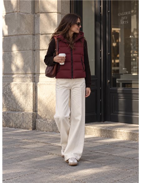 Gilet imbottito con cappuccio foderato in pile