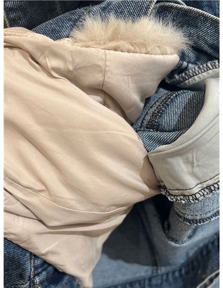 Chaqueta vaquera corta acolchada con pelo