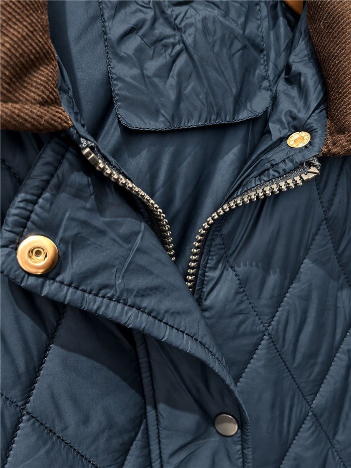 Chaqueta acolchada de rombos cuello pana con capucha