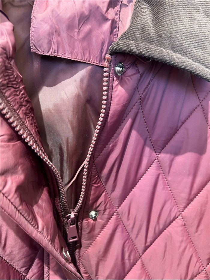 Chaqueta acolchada de rombos cuello pana con capucha