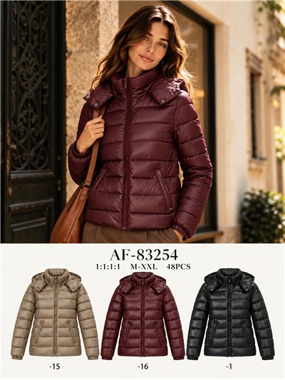 Chaqueta acolchada corta con capucha 2