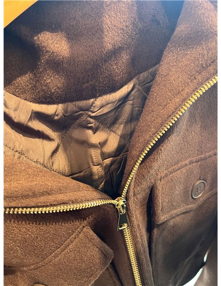 Chaqueta corta efecto paño con cuello de pelo