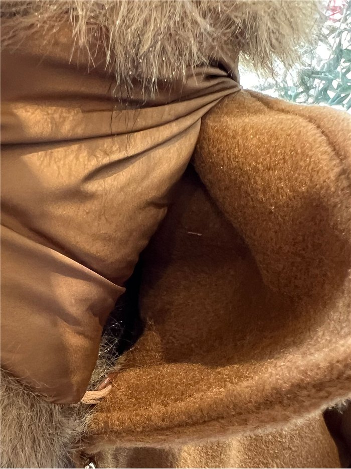 Chaqueta corta efecto paño con cuello de pelo