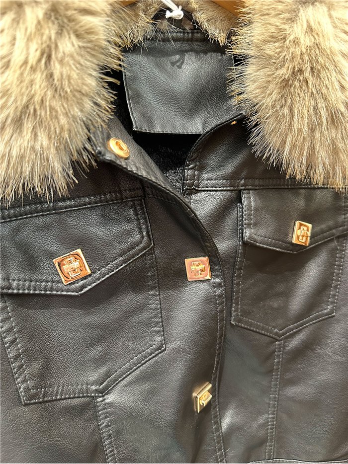 Chaqueta efecto piel con pelo