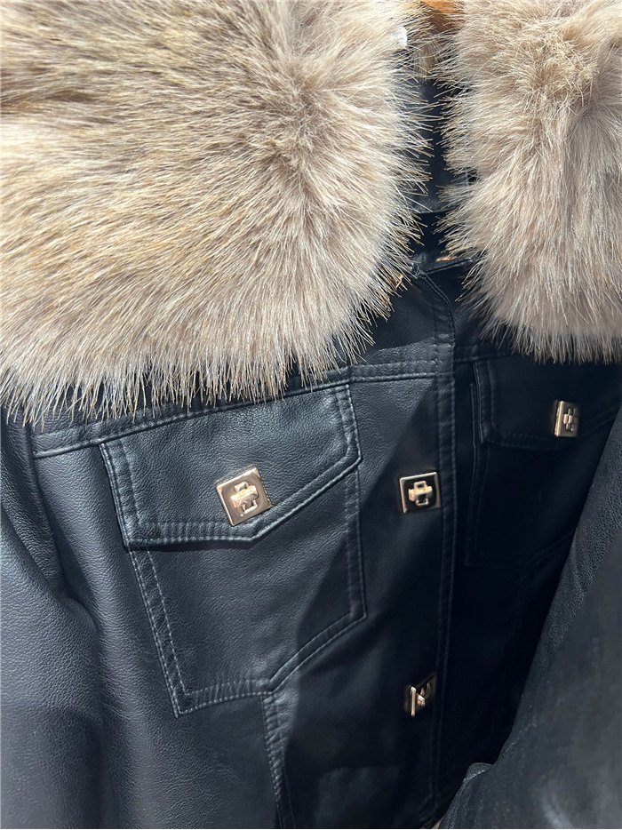 Chaqueta efecto piel con pelo