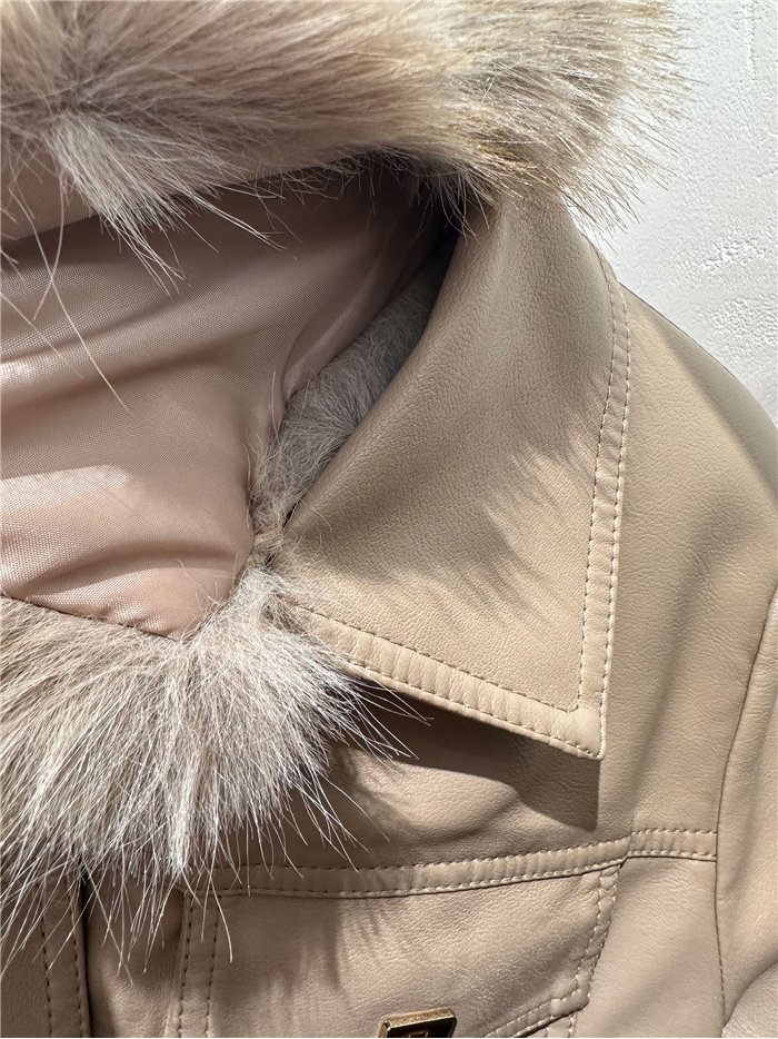 Chaqueta efecto piel con pelo