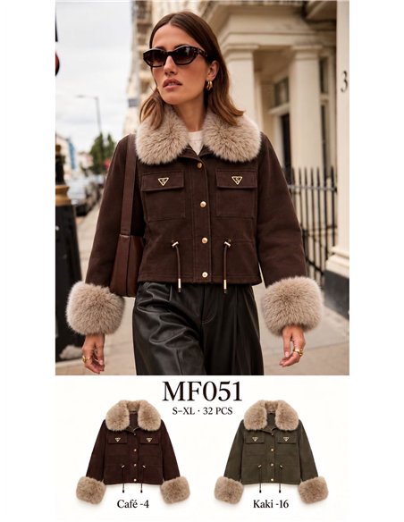 Chaqueta efecto piel con cuello y puños de pelo