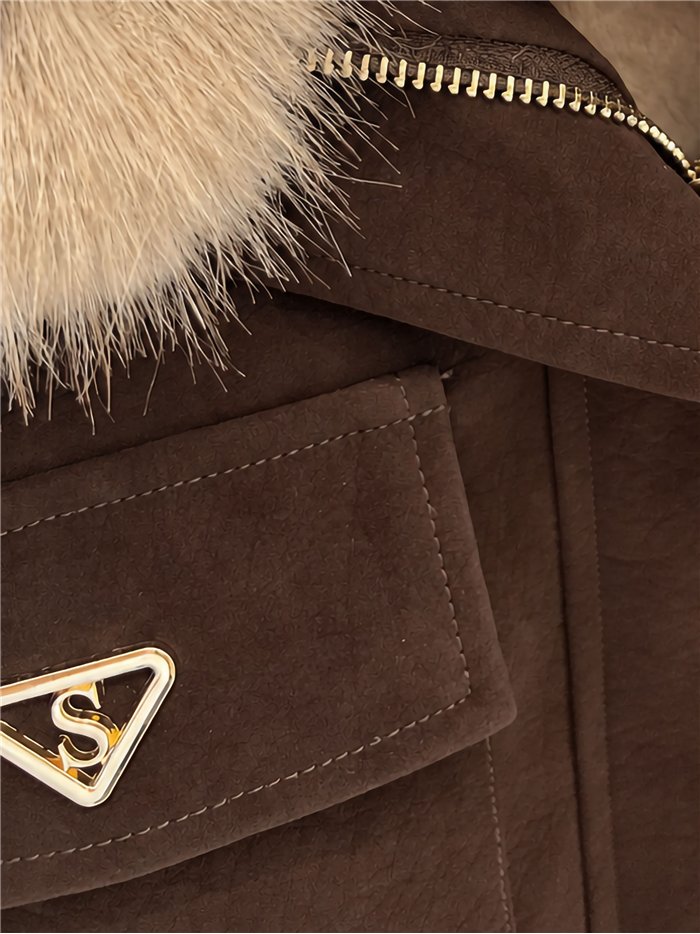Chaqueta efecto piel con cuello y puños de pelo