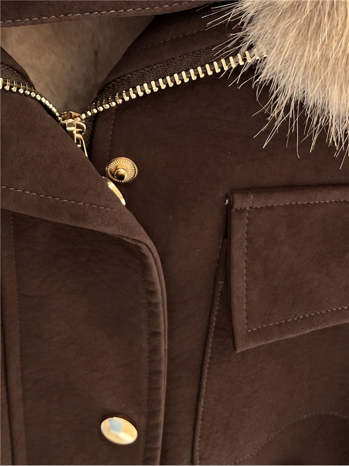 Chaqueta efecto piel con cuello y puños de pelo