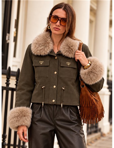 Chaqueta efecto piel con cuello y puños de pelo