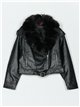 Chaqueta biker efecto piel con cuello de pelo