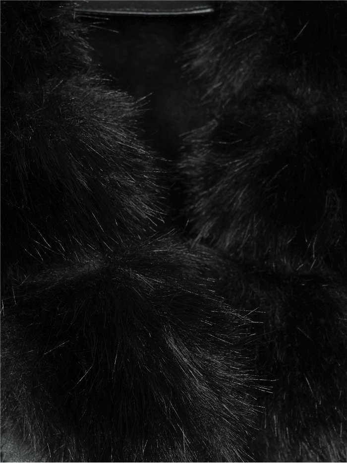 Chaqueta biker efecto piel con cuello de pelo