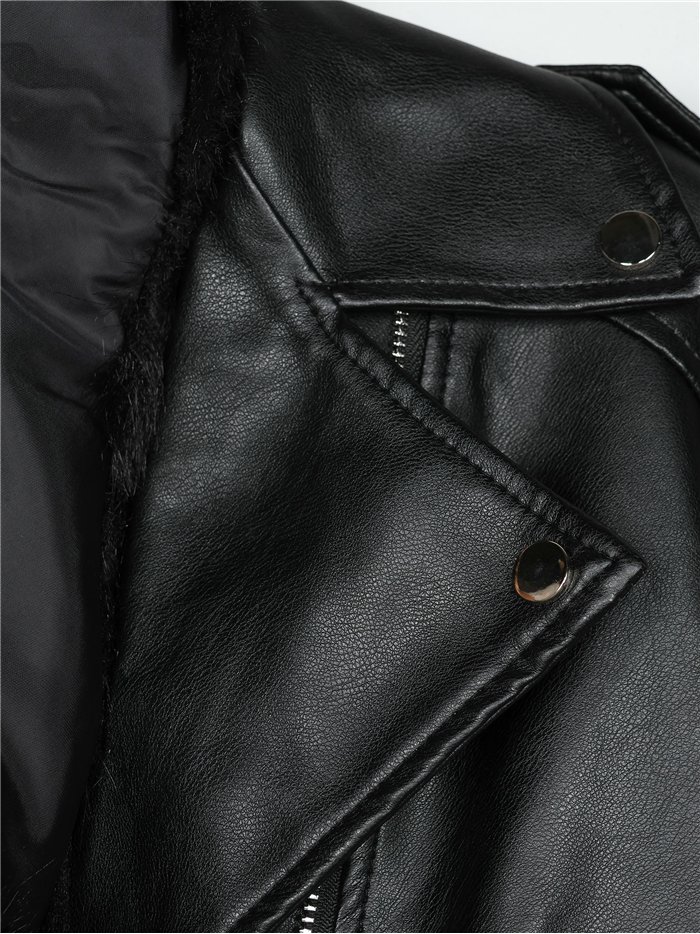 Chaqueta biker efecto piel con cuello de pelo