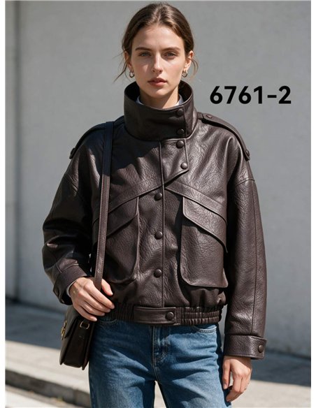 Chaqueta bomber efecto piel cuello alto