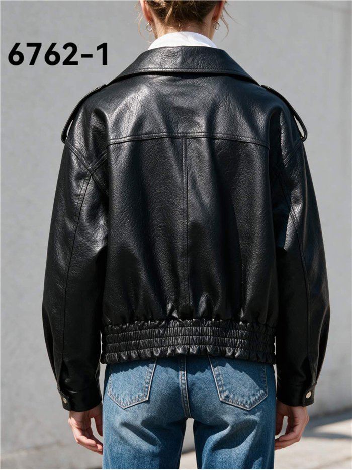 Chaqueta biker efecto piel con bolsillos