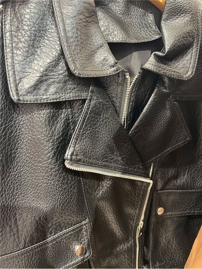 Chaqueta biker efecto piel con bolsillos