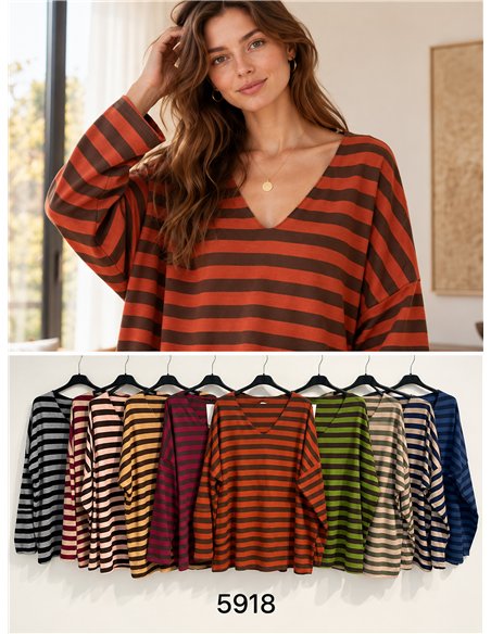 T-shirt rayé oversize à col en V
