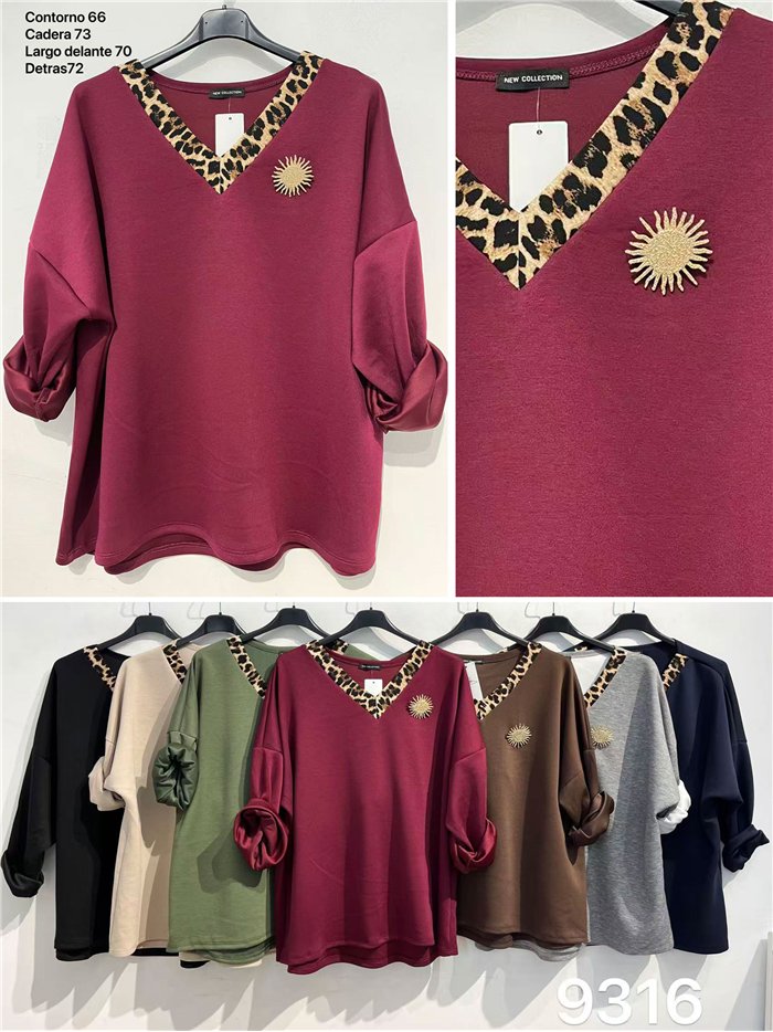 Sudadera amplia escote animal print