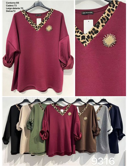 Sudadera amplia escote animal print