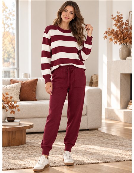 Conjunto jersey rayas y pantalón jogger