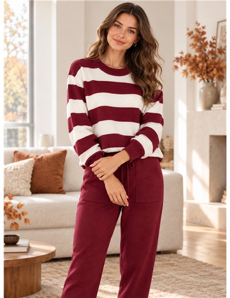 Conjunto jersey rayas y pantalón jogger
