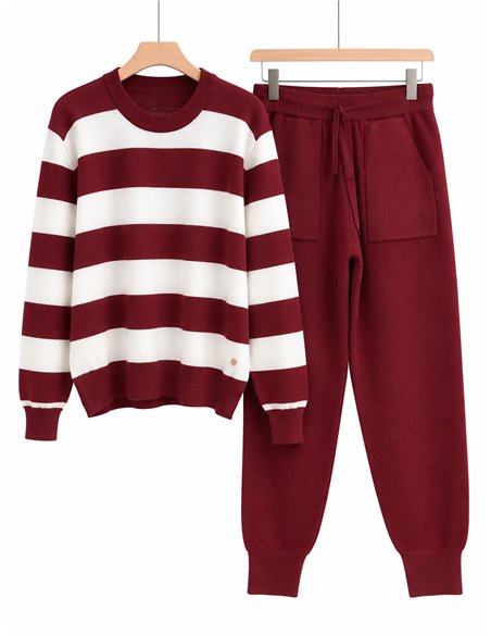 Conjunto jersey rayas y pantalón jogger