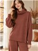 Set aus geripptem Rollkragenpullover und weit geschnittener Hose