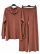Conjunto jersey cuello polo y pantalón wide leg