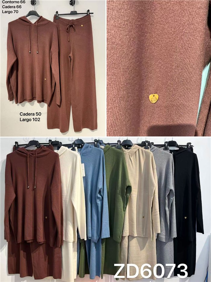 Set aus übergroßem Kapuzenpullover und weit geschnittener Hose