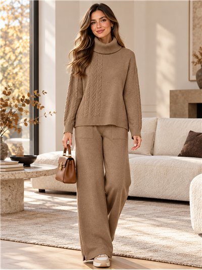 ensemble pull à col roulé en maille torsadée et pantalon large