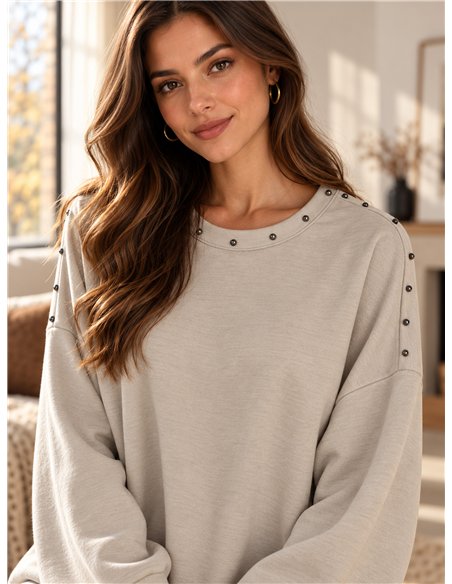Sudadera tachuelas