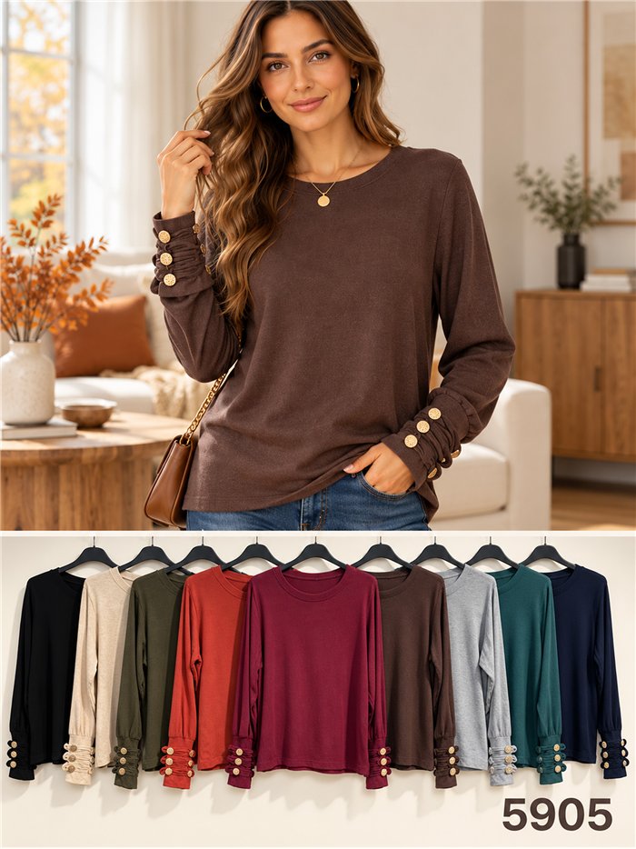 T-shirt con bottoni e polsini