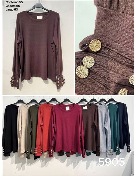 T-shirt con bottoni e polsini