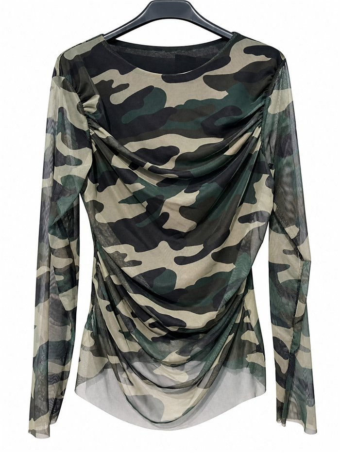 T-shirt in tulle arricciato con stampa mimetica