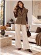 Gilet di lana con borchie