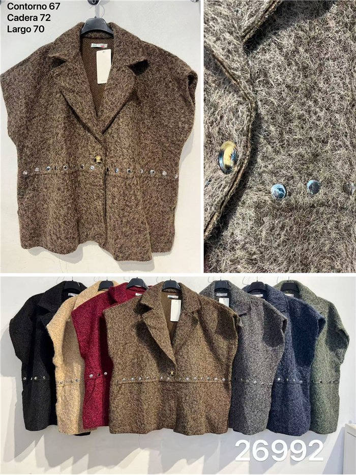Gilet di lana con borchie