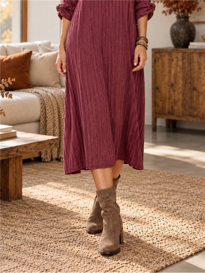Vestido midi de punto canalé con collar