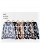 Maglione con scollo a V e stampa animalier in morbida pelliccia.