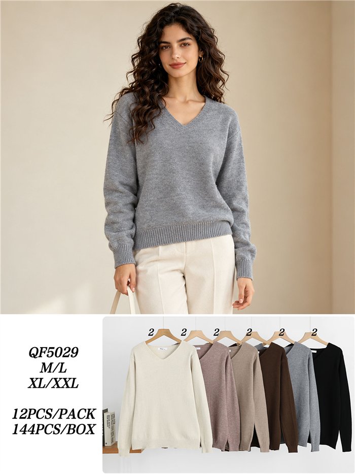 Essential V-neck knit sweater