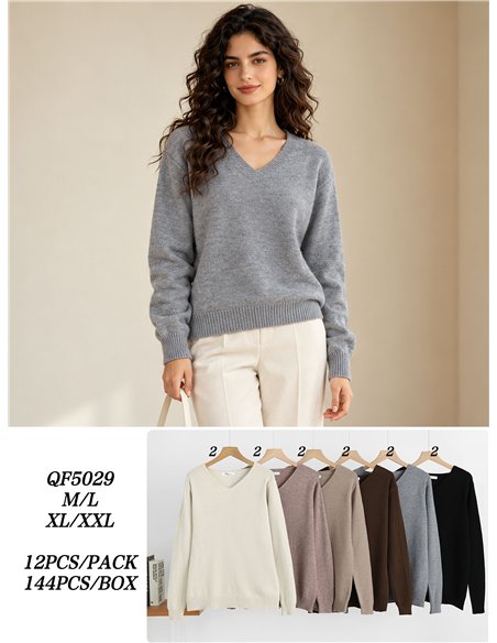 Essential V-neck knit sweater