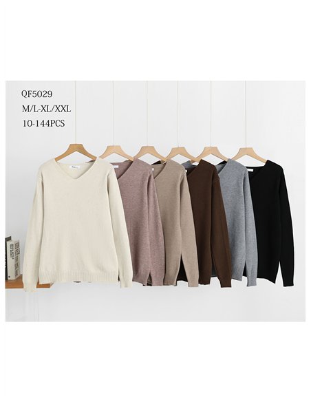 Essential V-neck knit sweater