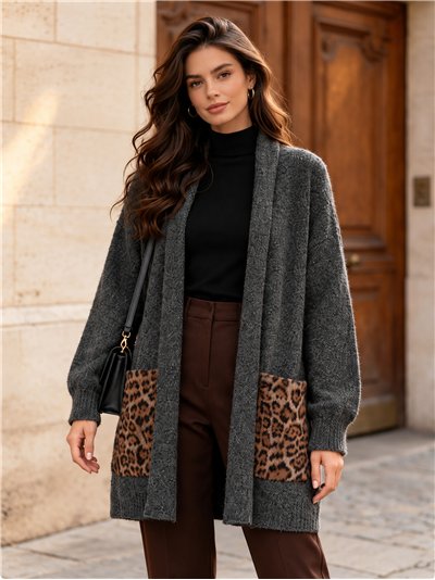 Langer Strickcardigan mit Taschen im Tiermuster