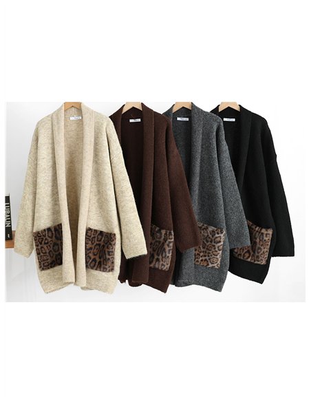 Langer Strickcardigan mit Taschen im Tiermuster